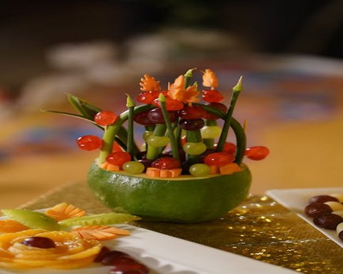 ผลไม้สดตัดแต่ง